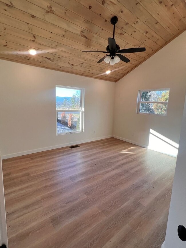 Building Photo - Newly Renovated Modern Cottage in Sevierville, TN — 2 Bed, 2 Bath, Open-Concept Living