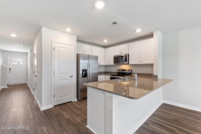 Building Photo - 3121 Lobelia Ln