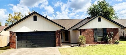 Building Photo - 1800 Cimarron Trail