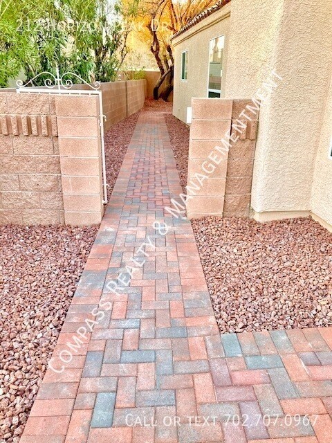 Building Photo - 212 Horizon Peak Dr