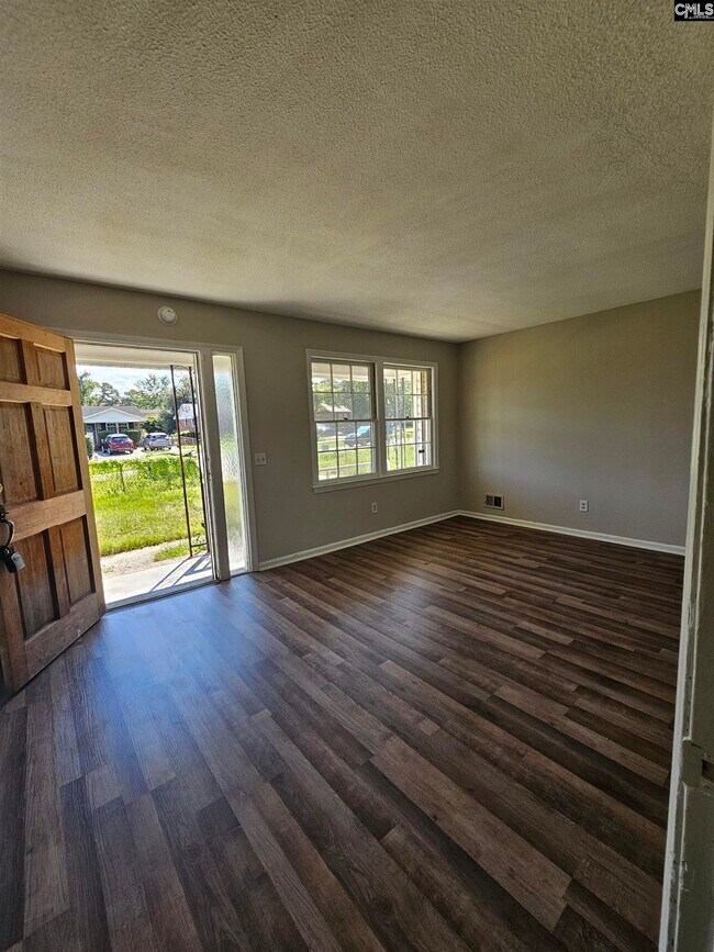 Building Photo - 3924 Trotter Rd
