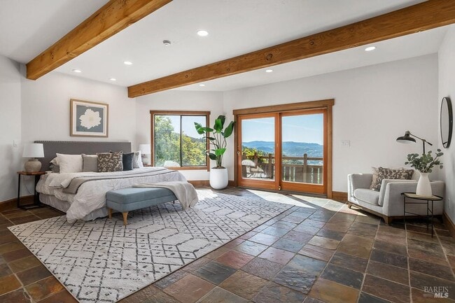 Building Photo - 1100 Bayhills Dr