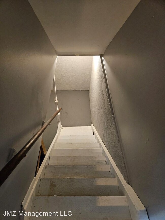 Building Photo - 2 br, 1.5 bath House - 27608 Evelyn