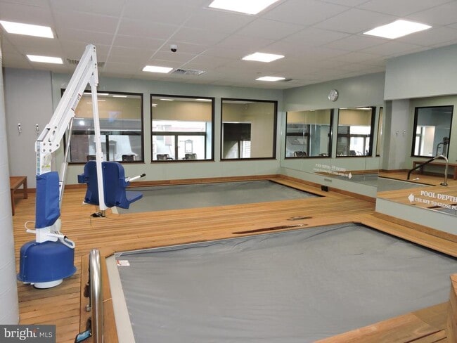 Building Photo - 1420 Locust St