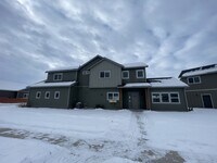 Building Photo - Practically New 3 Bedroom with Mountain Views!