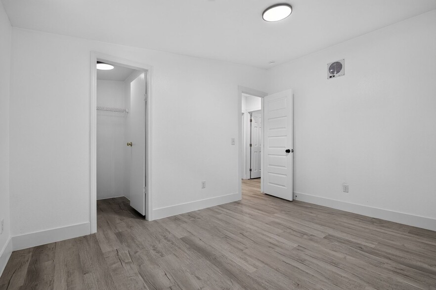 Building Photo - 7180 SW 19th Pl
