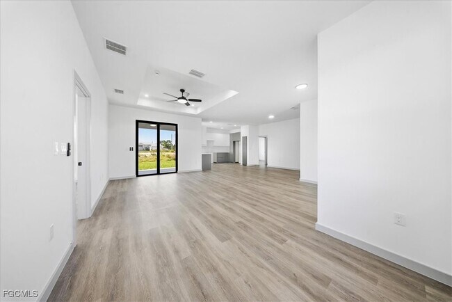 Building Photo - 1024 Halby Ave S