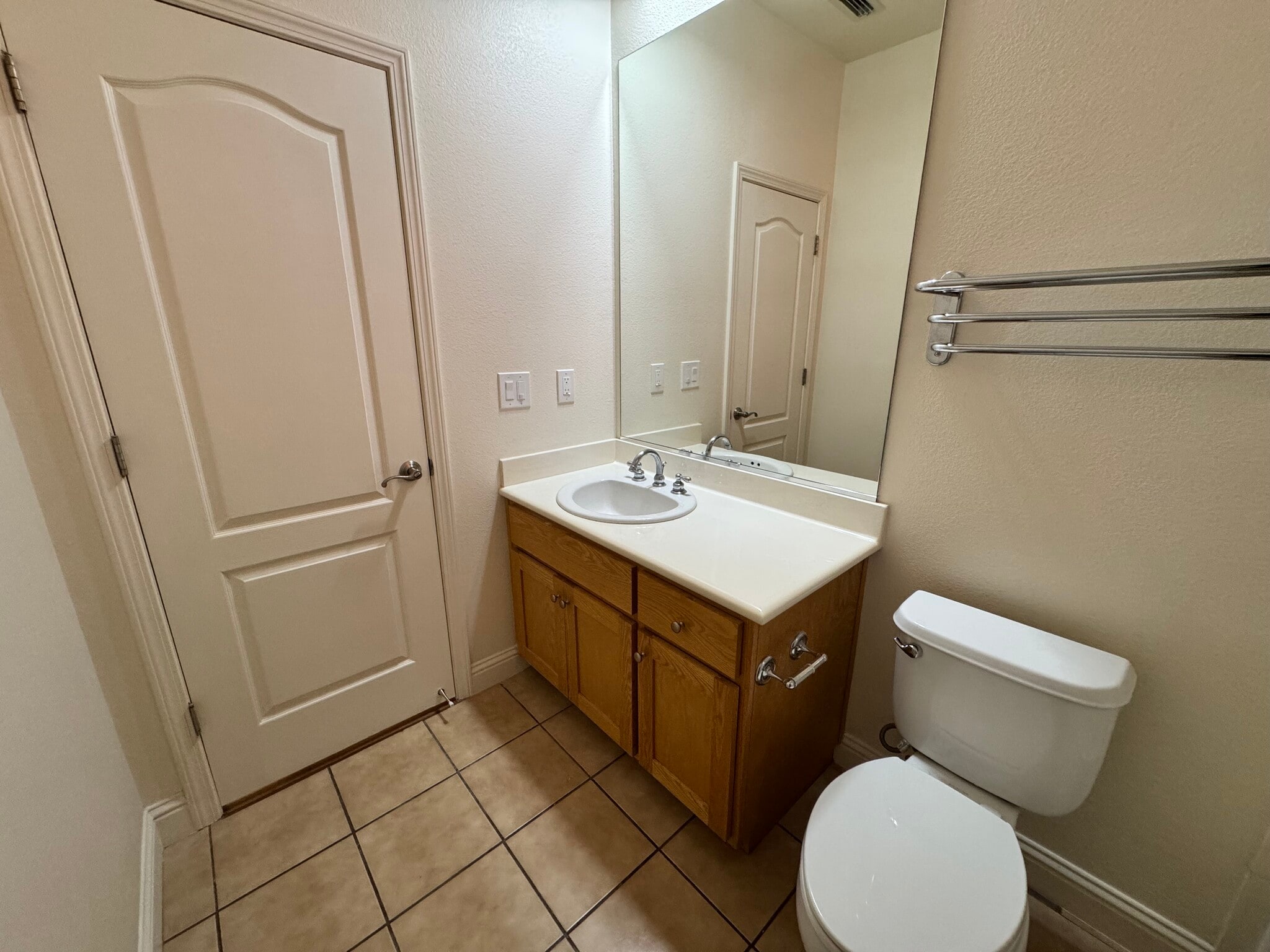 Building Photo - 3773 Northern Oak Dr