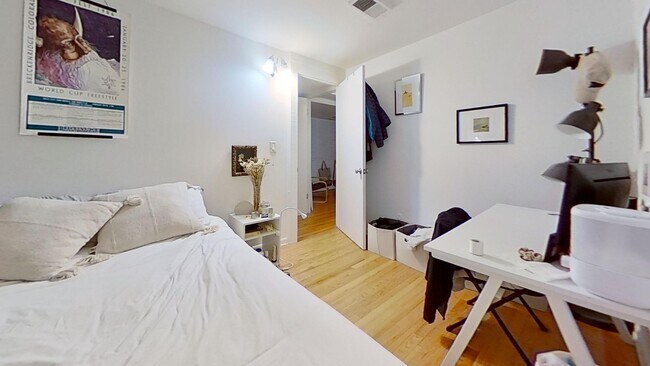 Building Photo - 2613 N Halsted St