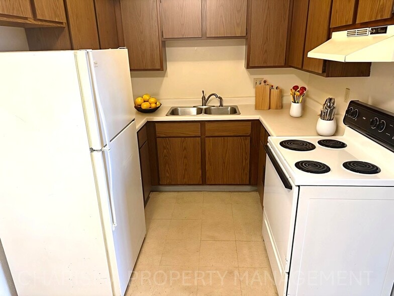 Building Photo - 513 N Main Ave