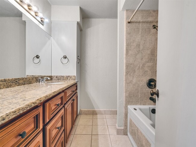 Building Photo - 14171 Misty Meadow Ln