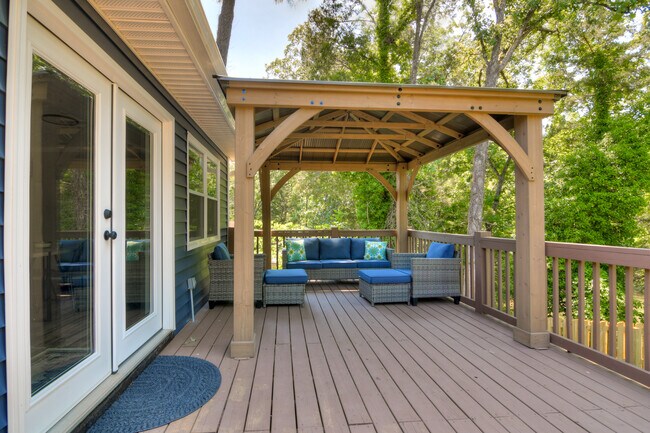 Building Photo - 219 Jasper Rd