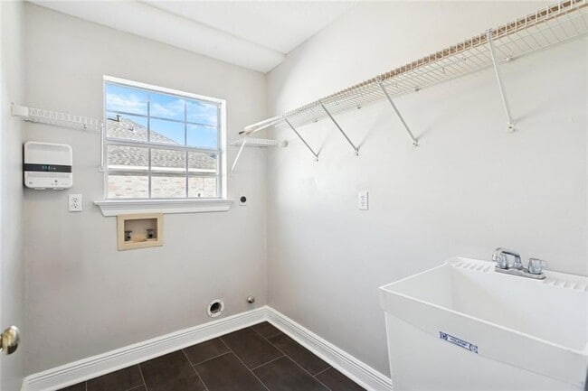 Building Photo - 158 Woodruff Dr