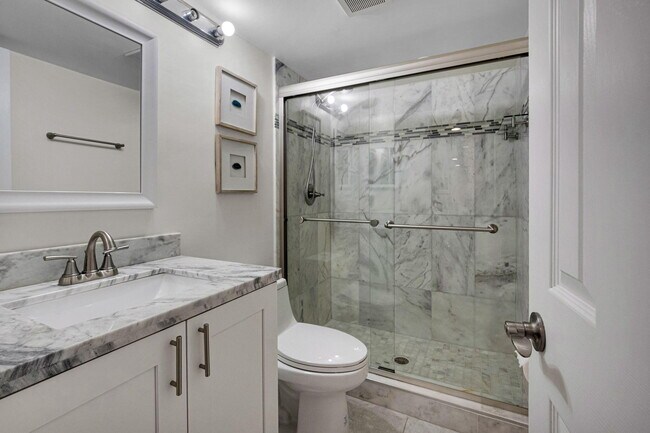 Building Photo - 6562 Boca Del Mar Dr