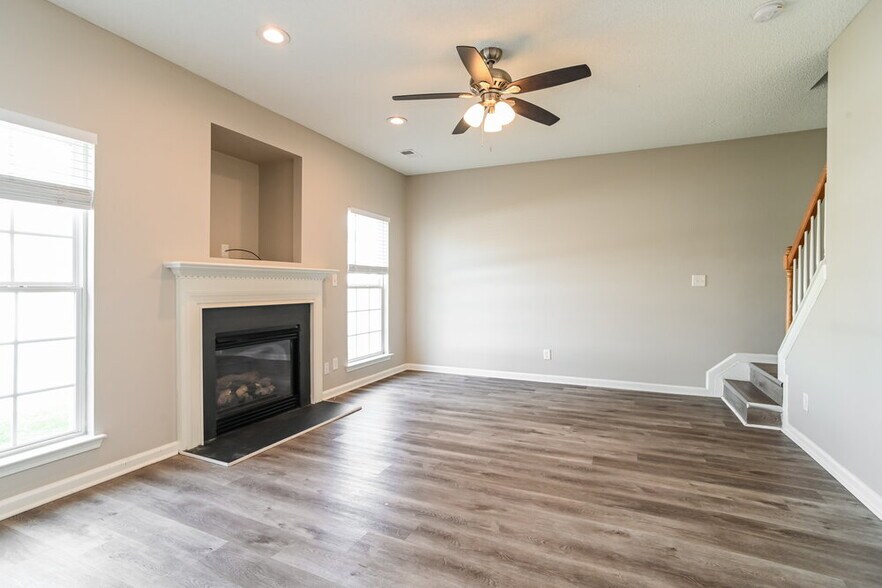 Building Photo - 226 Everett Park Dr