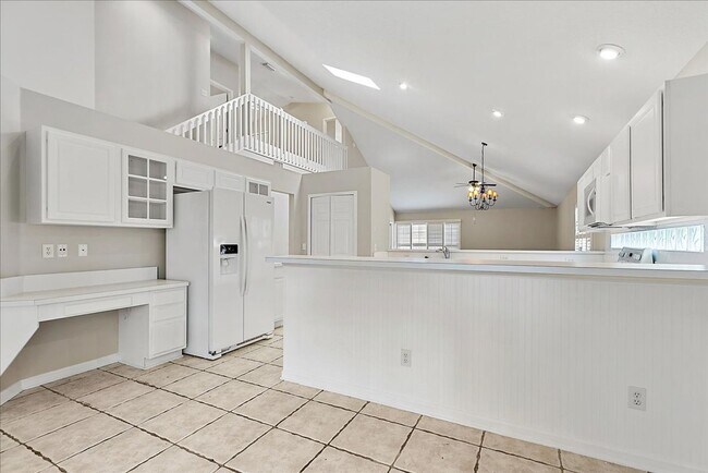 Building Photo - Lovely contemporary home in popular South Jax Beach!