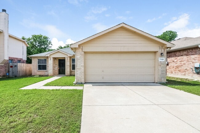 Building Photo - 7948 Meadow View Tr