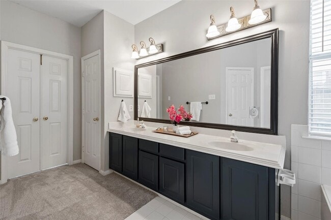 Building Photo - 35 N York Gate Ct