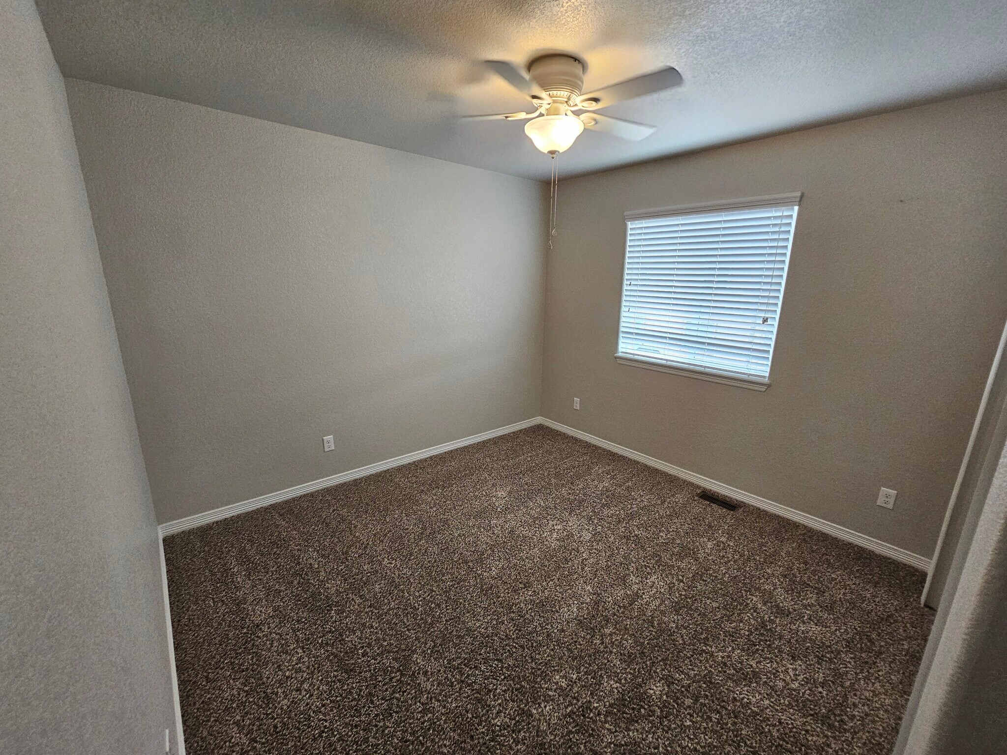 Building Photo - 9815 Silver Stirrup Dr