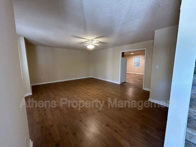 Building Photo - 1804 Cedar Shoals Dr