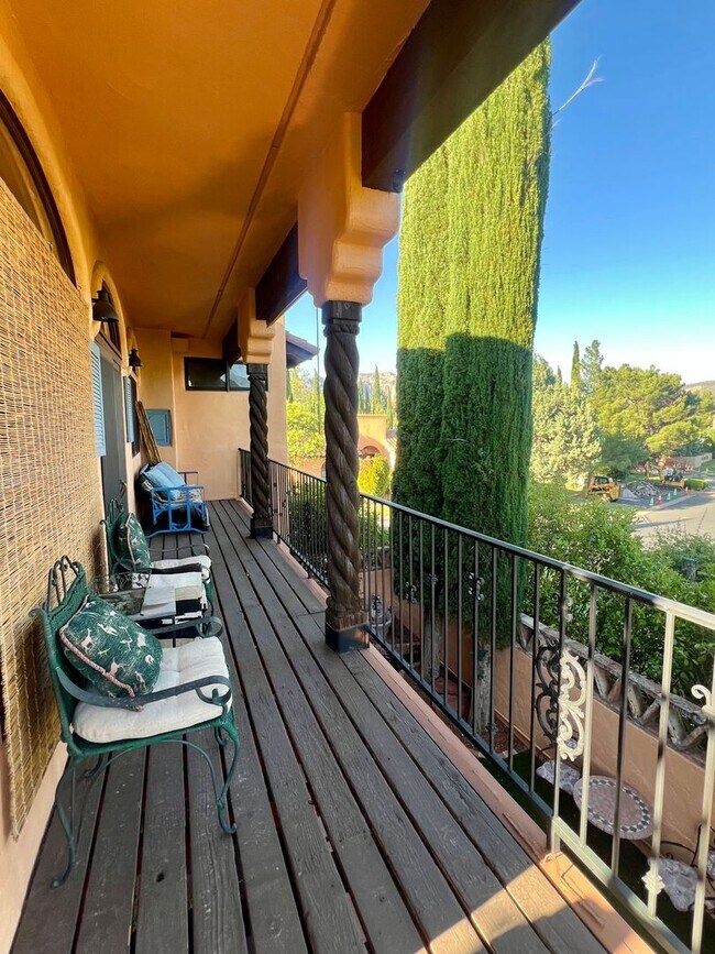 Building Photo - Furnished Golf Course Course Property