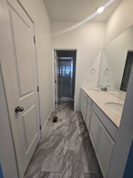 Building Photo - 5387 Euclid Dr