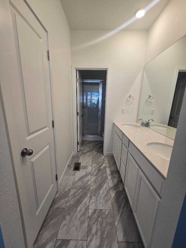 Building Photo - 5387 Euclid Dr