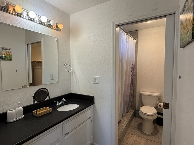 Building Photo - 539 Hatfield Dr