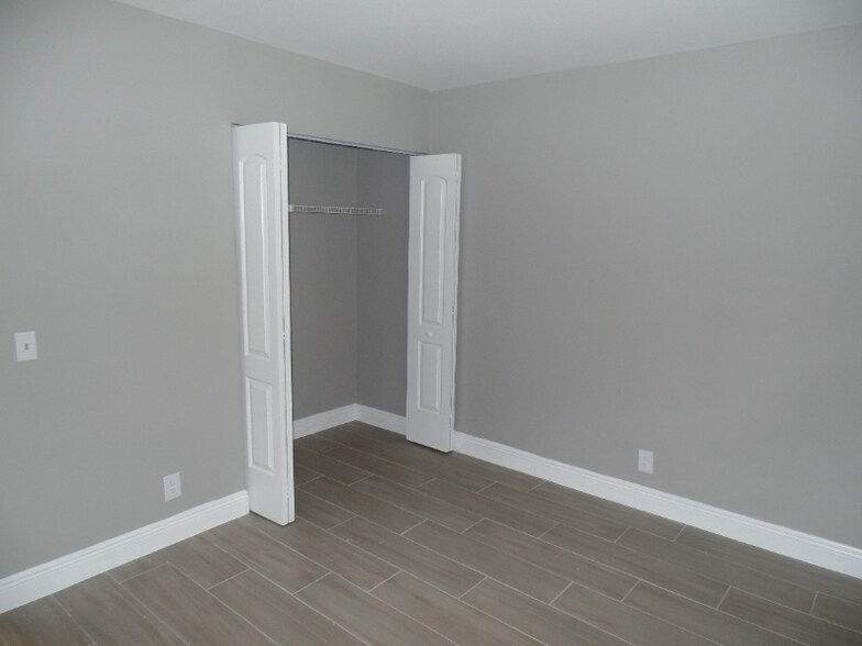 Building Photo - 109 Lake Emerald Dr