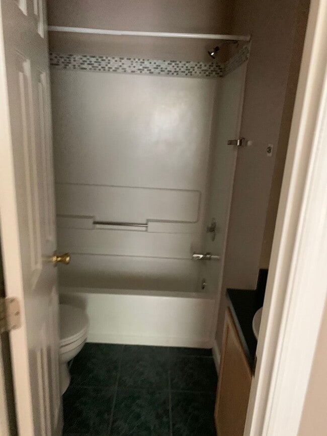 Building Photo - 907 Clarendon St~Haymount