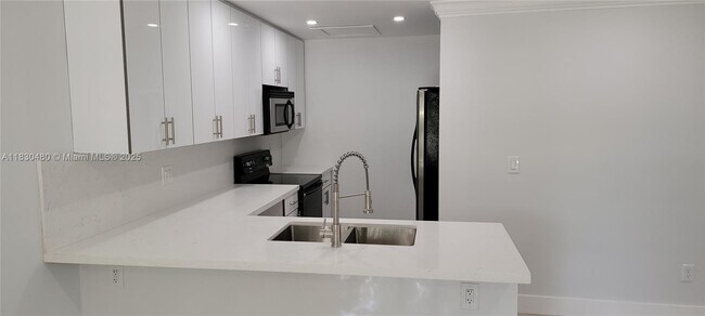 Building Photo - 7662 SW 152nd Ave