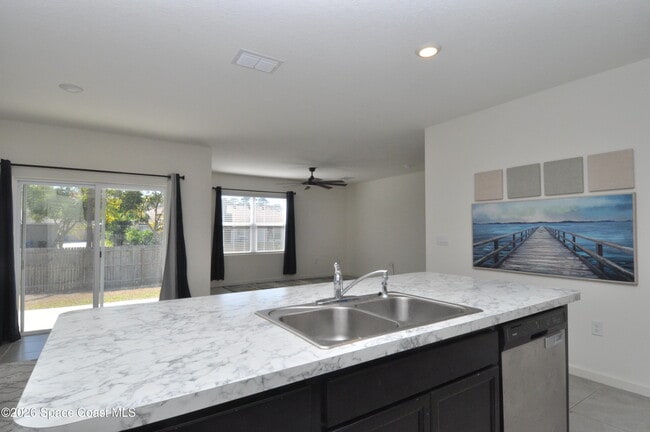 Building Photo - 180 Hammock Rd SE