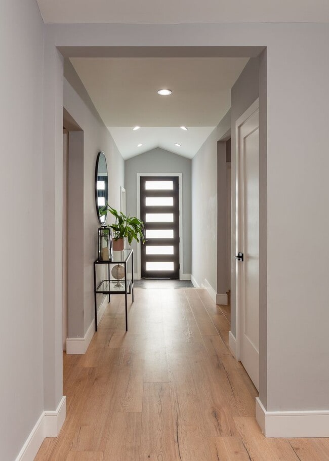 Building Photo - *Unfurnished* Gorgeous 4-Bed Oasis with Po...