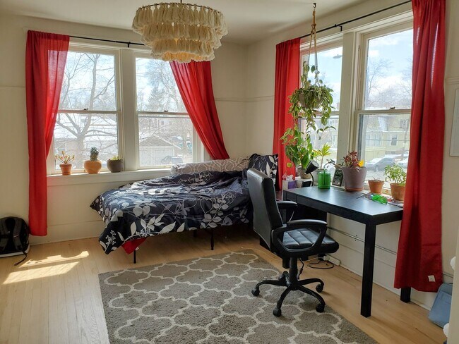 Building Photo - Laurel220 (KC-JF)