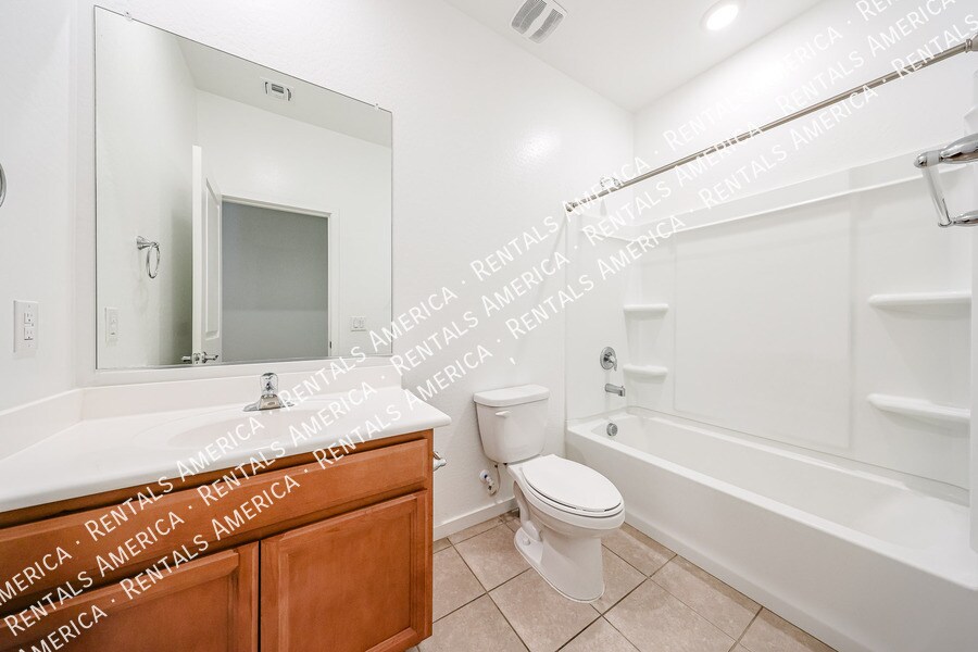 Building Photo - 14151 W Georgia Dr