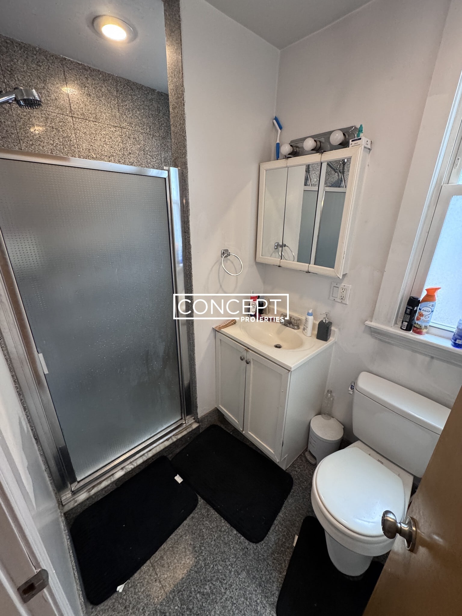 Building Photo - 38 Newton St