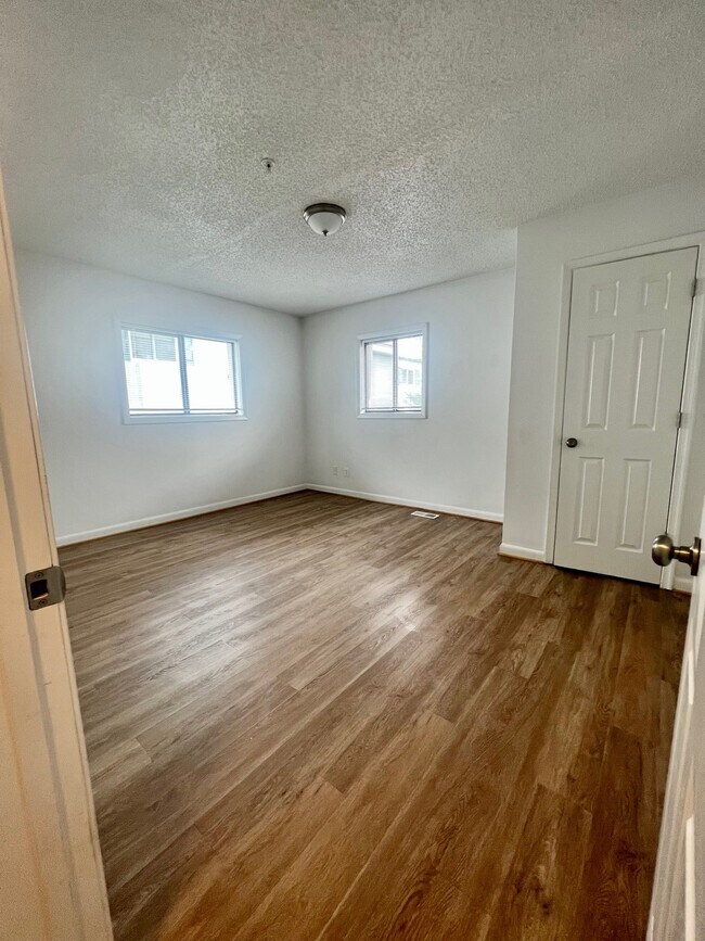 Building Photo - 29 Carver St