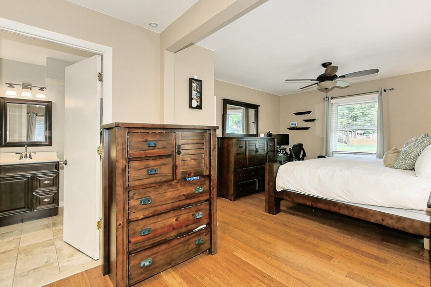 Building Photo - 13007 Melville Ln