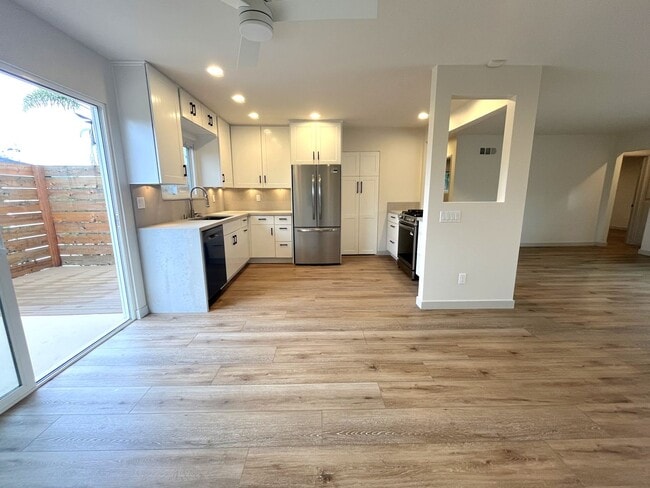 Building Photo - Modernized, 3BD/2BA House in Leucadia: Minutes to Beach, Town, YMCA!