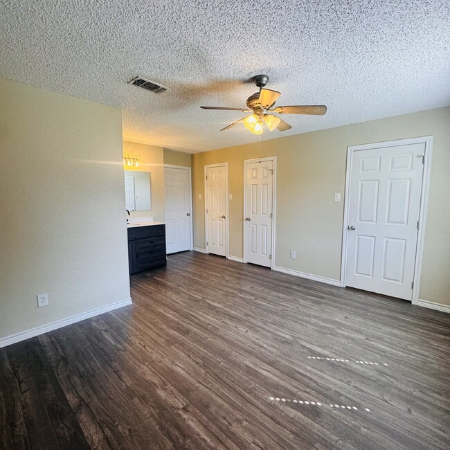 Building Photo - Welcome home to your new oasis at Camden Condominium in Groves, TX!