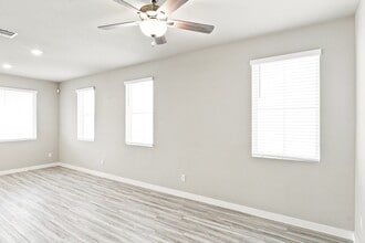 Building Photo - 2186 Shady Pier Dr