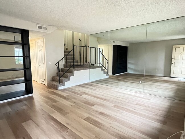 Building Photo - Spacious 2 bedroom, 1.5 bath townhouse for rent near UCR