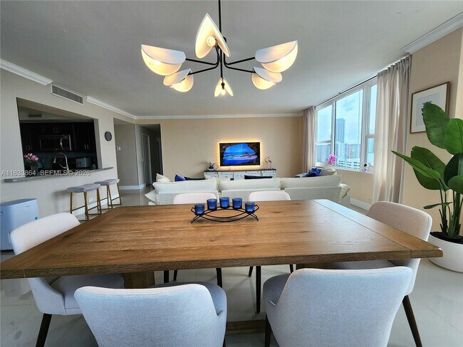 Building Photo - 3505 S Ocean Dr