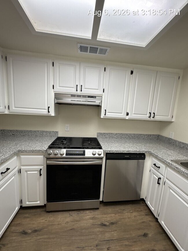 Building Photo - 800 Monarch Cir