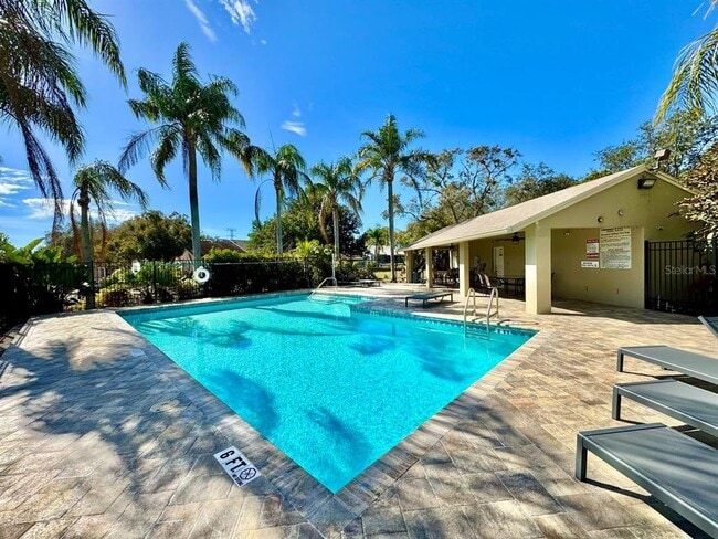 Building Photo - 2879 Thaxton Dr