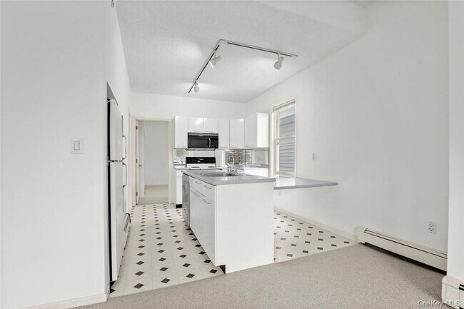 Building Photo - 54 Wildey St