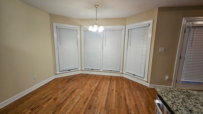 Building Photo - 4850 Birdwood Ct