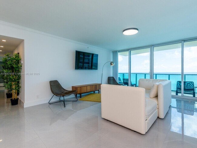 Building Photo - 2501 S Ocean Dr
