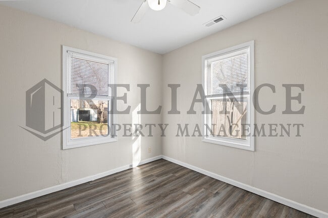 Building Photo - 224 Grover Ave