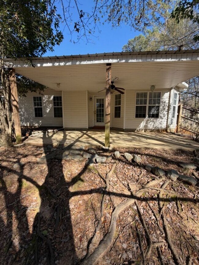 Building Photo - Charming Bonaire Home with Workshop, Privacy Fence & Spacious Layout!